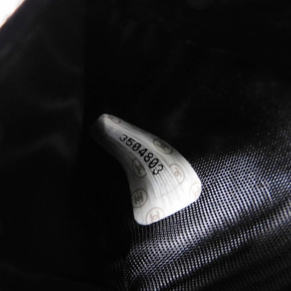 CHANEL Black Caviar Leather Logo Wallet - Picture 12 of 16